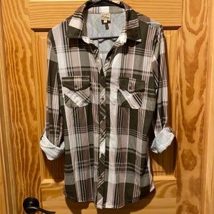 Women’s Como Vintage button-up shirt, plaid pattern. Large.